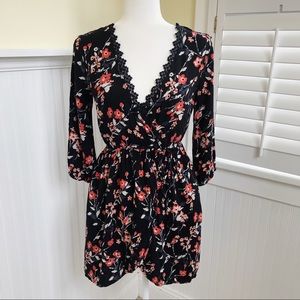 Band of Gypsies Black/Red Floral Mini Dress Small